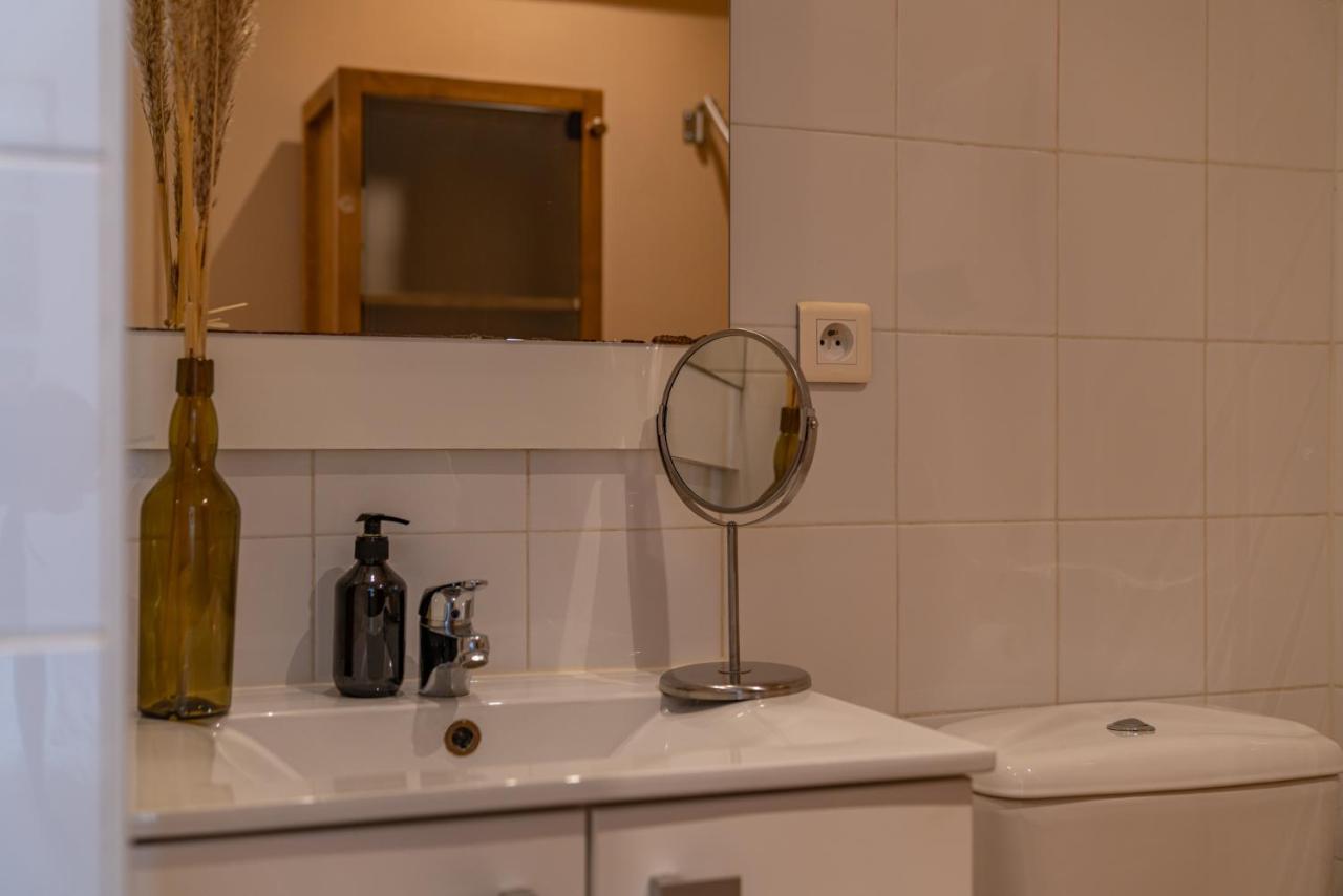 La Cabane Camarguaise En Centre Ville - Une Nuit A Nîmes Kültér fotó