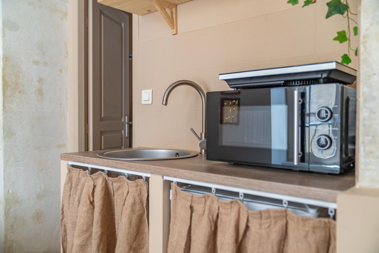 La Cabane Camarguaise En Centre Ville - Une Nuit A Nîmes Kültér fotó