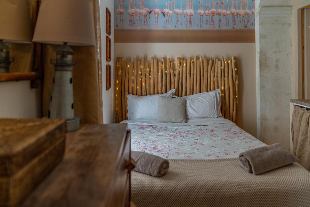 La Cabane Camarguaise En Centre Ville - Une Nuit A Nîmes Kültér fotó